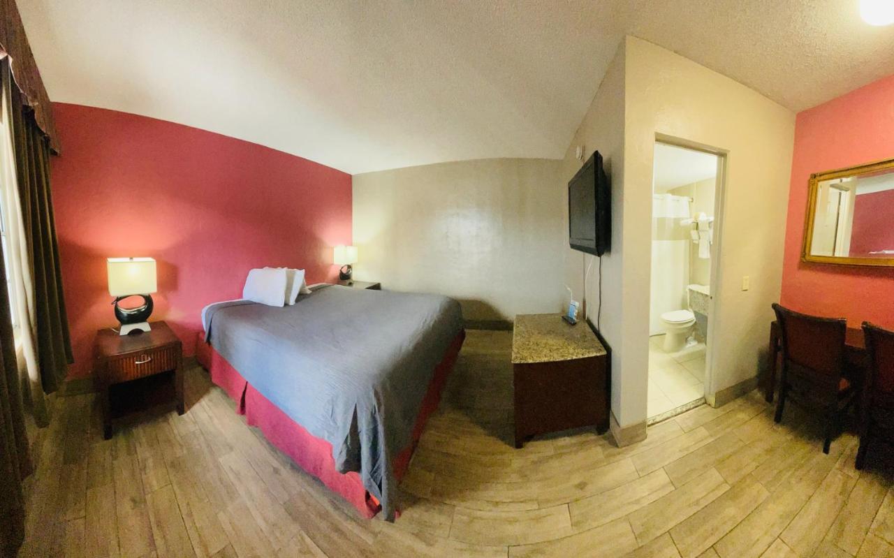 Budget Inn - Сент-Питерсберг Экстерьер фото